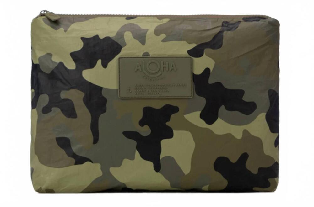 NEW ALOHA COLLECTION women's mid pouch in camouflage
